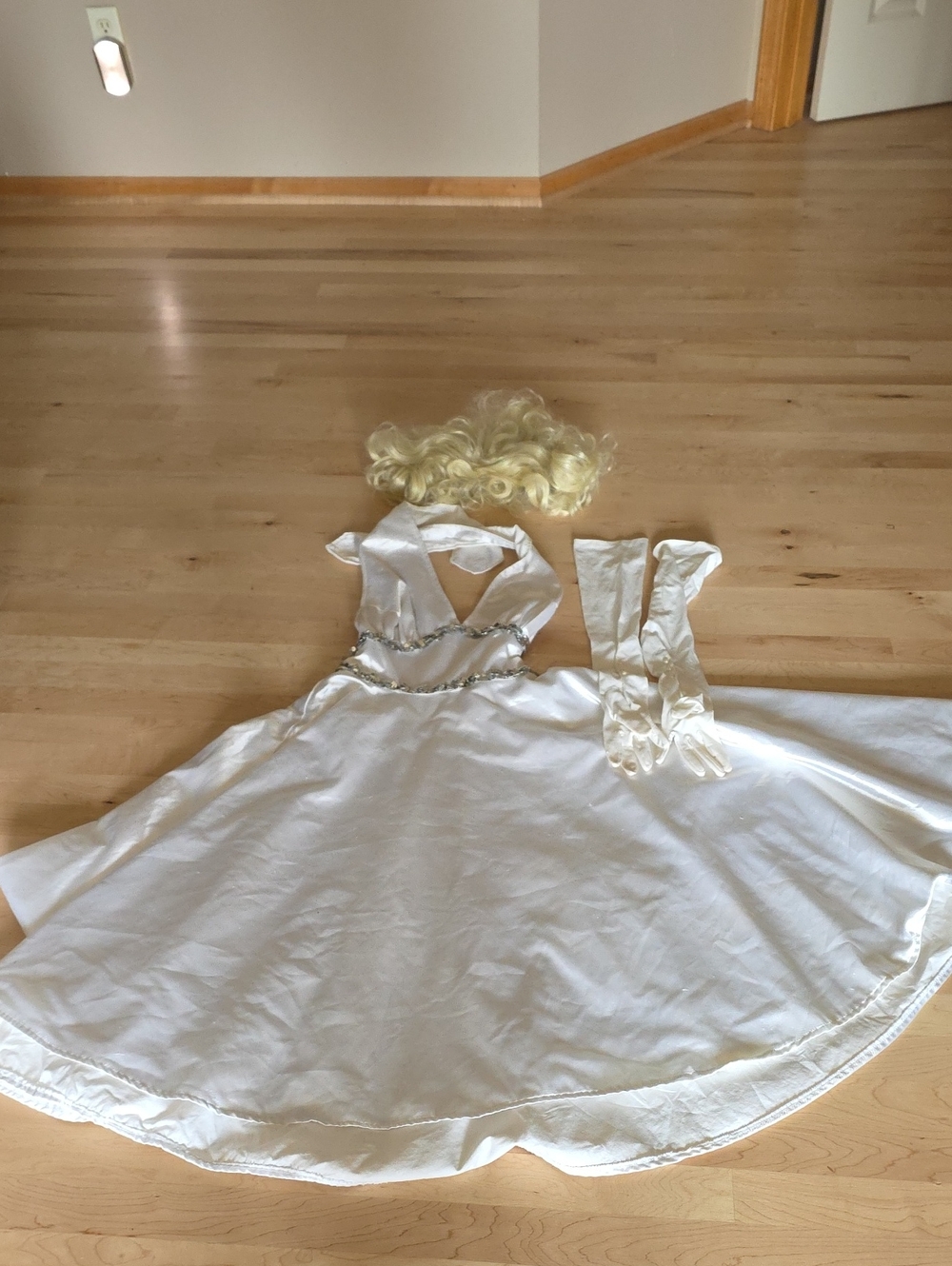 Marilyn Monroe 7 Year Itch Costume Halloween Or Dress Up Theater Costume